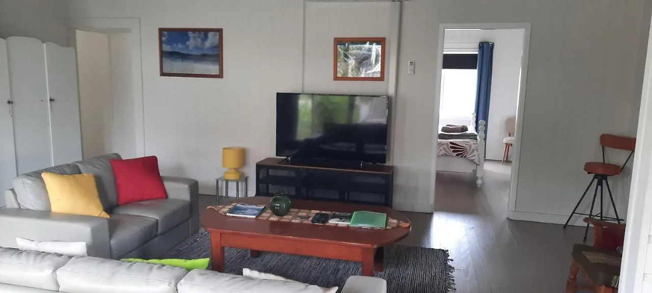Holiday home Churchill Cottage- 94 Churchill St Maryborough Qld